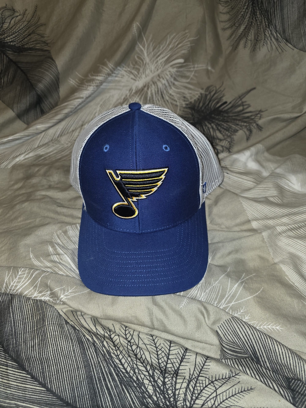 St. Louis Blues Blue & White Mesh Trucker Hat
